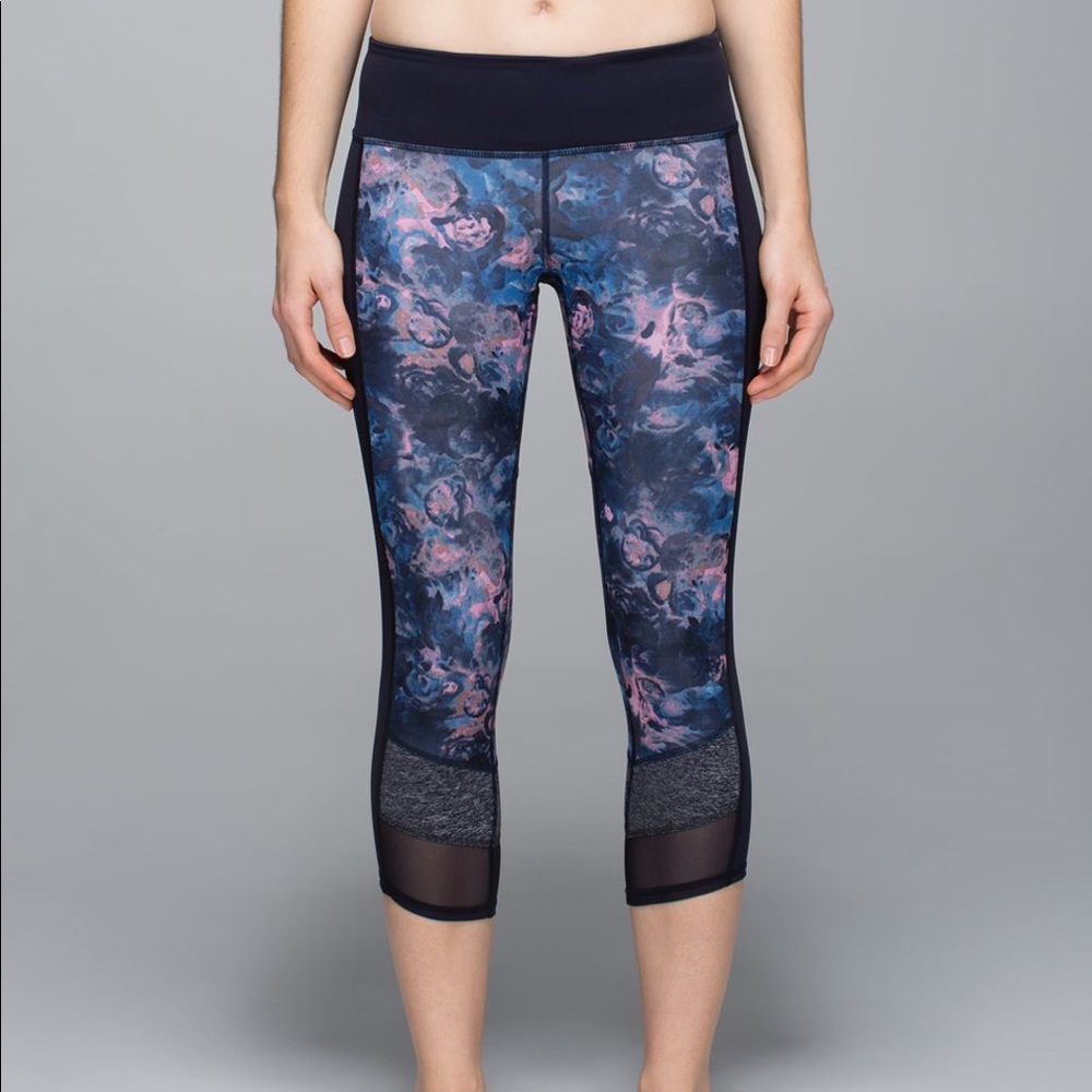 Size 2 Moody Mirage Lululemon If You’re Lucky Crop